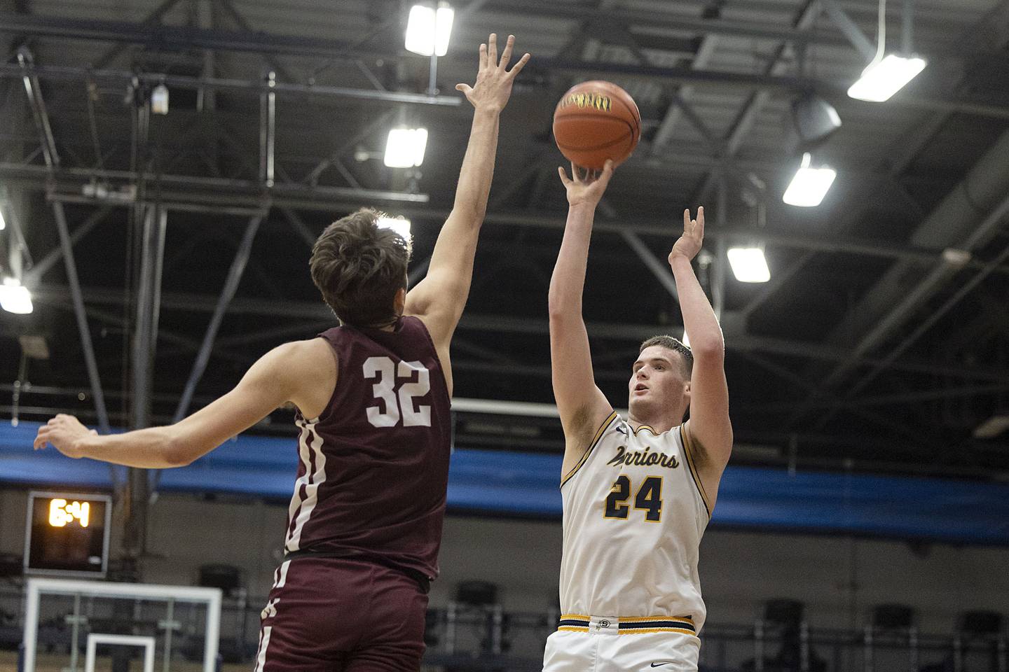 Sterling’s Lucas Austin puts in a jump shot against Moline Friday, Feb. 10, 2023.