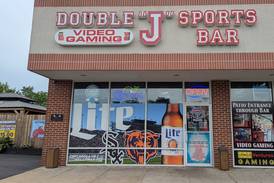 Joliet sports bar celebrates 25 years
