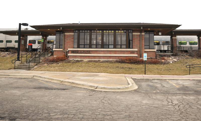 A train arrives Thursday, Jan. 12, 2023, at the Elburn Metra Station.