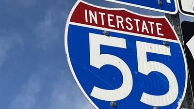 Three-vehicle crash ties up traffic on I-55, near I-80 