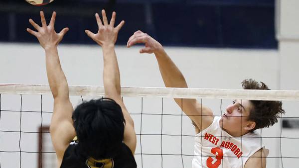 West Aurora tops Naperville North in 3 sets to claim own invite title