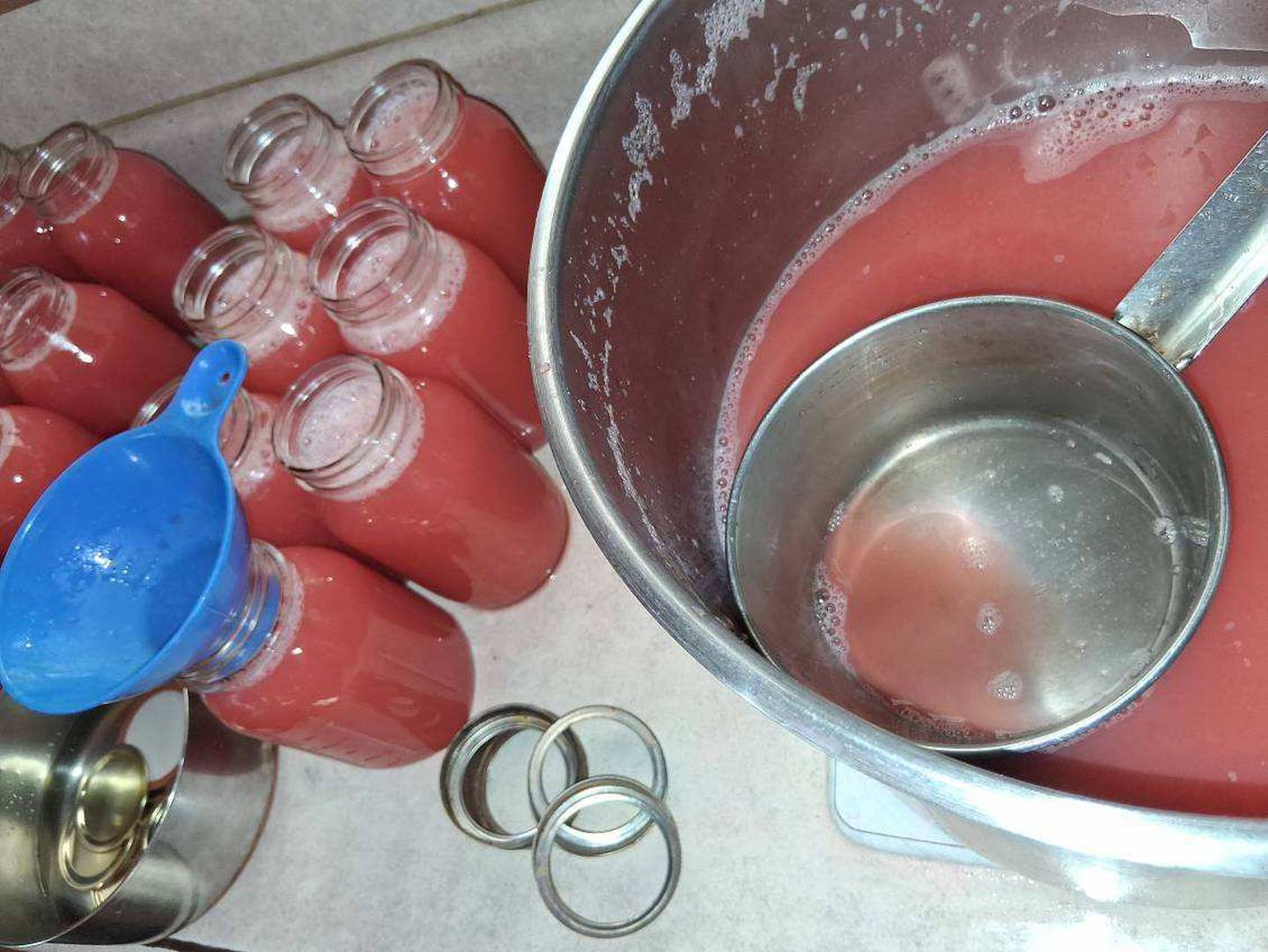 Canning rhubarb juice