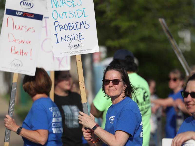 Nurses at Ascension Joliet hospital say staffing remains major issue for contract 
