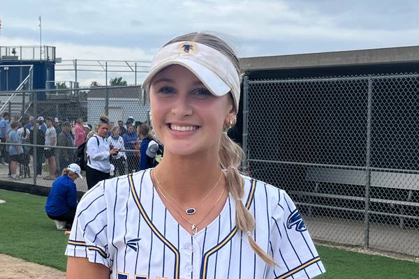 Madison Moore, Wheaton North hold off big Oswego East comeback, advance to regional final