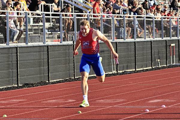 Morrison boys track and field takes third at Erie sectional as area athletes advance to state