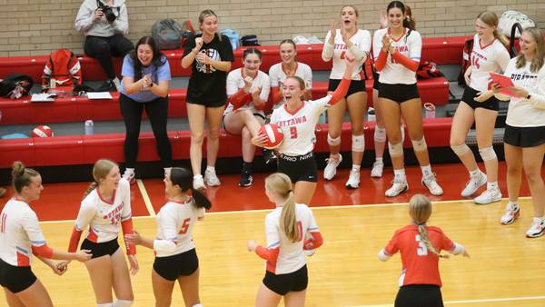 Photos: Ottawa volleyball beats Pontiac in three sets