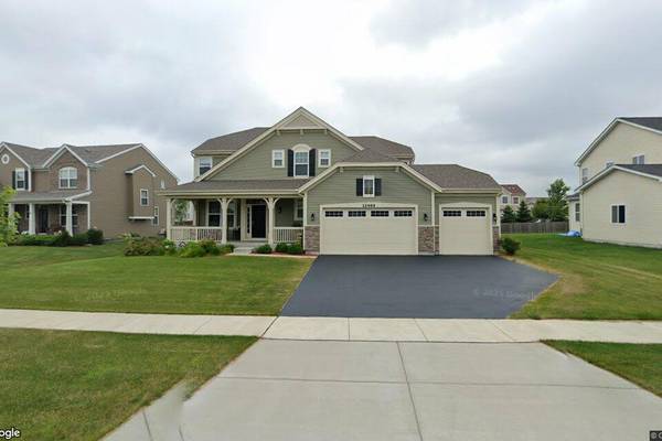 Single-family home sells in Huntley for $565,000