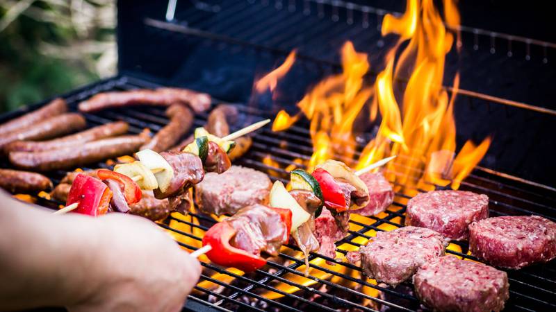 Grilling out this Memorial Day? Here’s how to avoid foodborne illness 