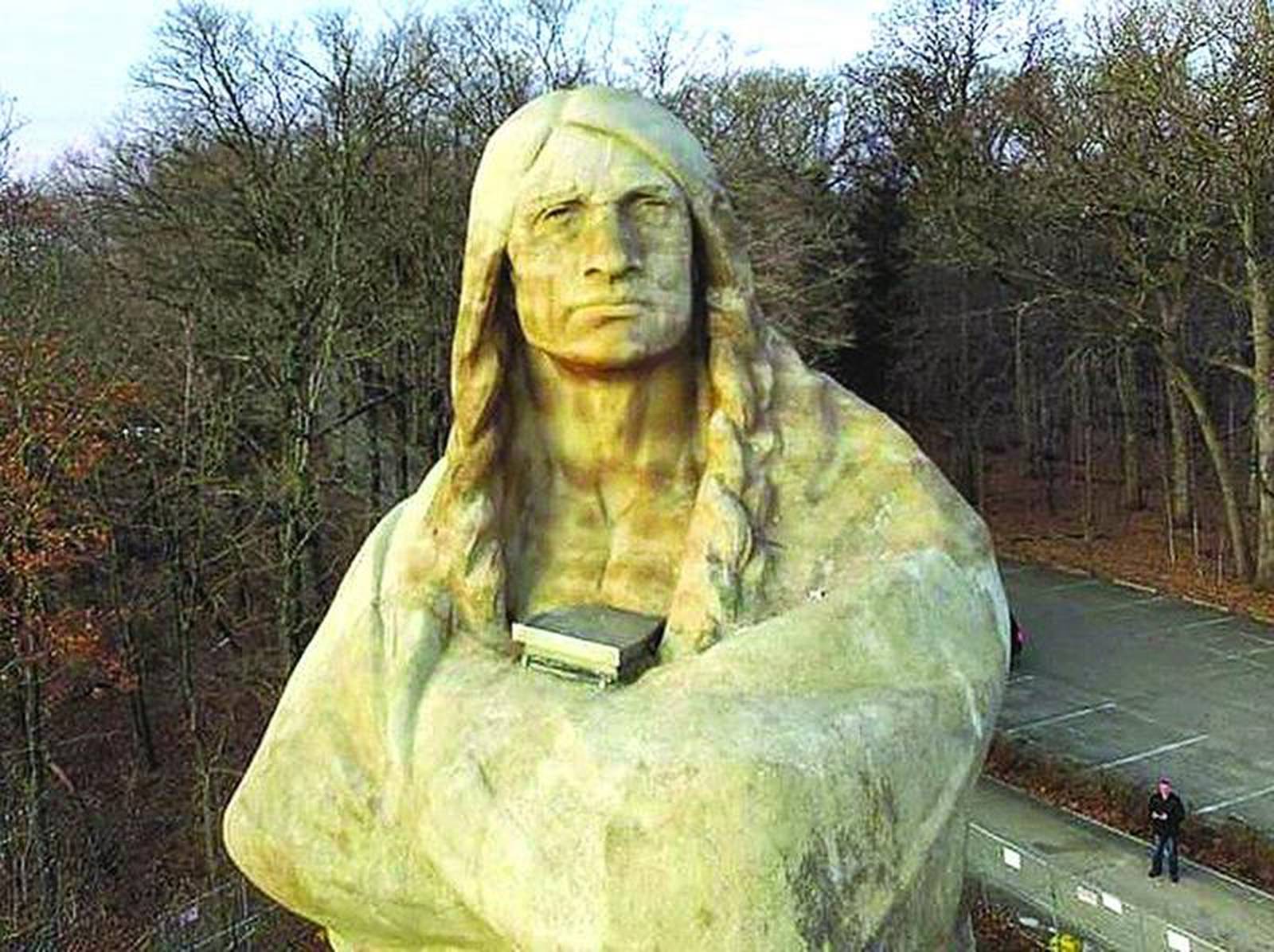 Black Hawk unveiling canceled until touchups can be done to iconic Oregon statue Shaw Local