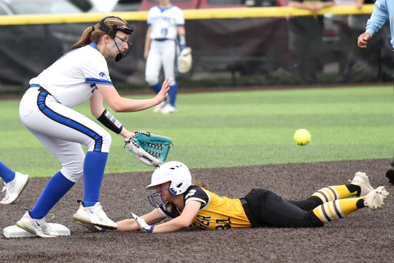 Peotone's Jillian Roark, left, fields a throw at second base as Herscher's Mikaela Vadeboncouer dives in during a Class 2A Manteno Regional quarterfinal at Herscher Monday, May 18, 2026.