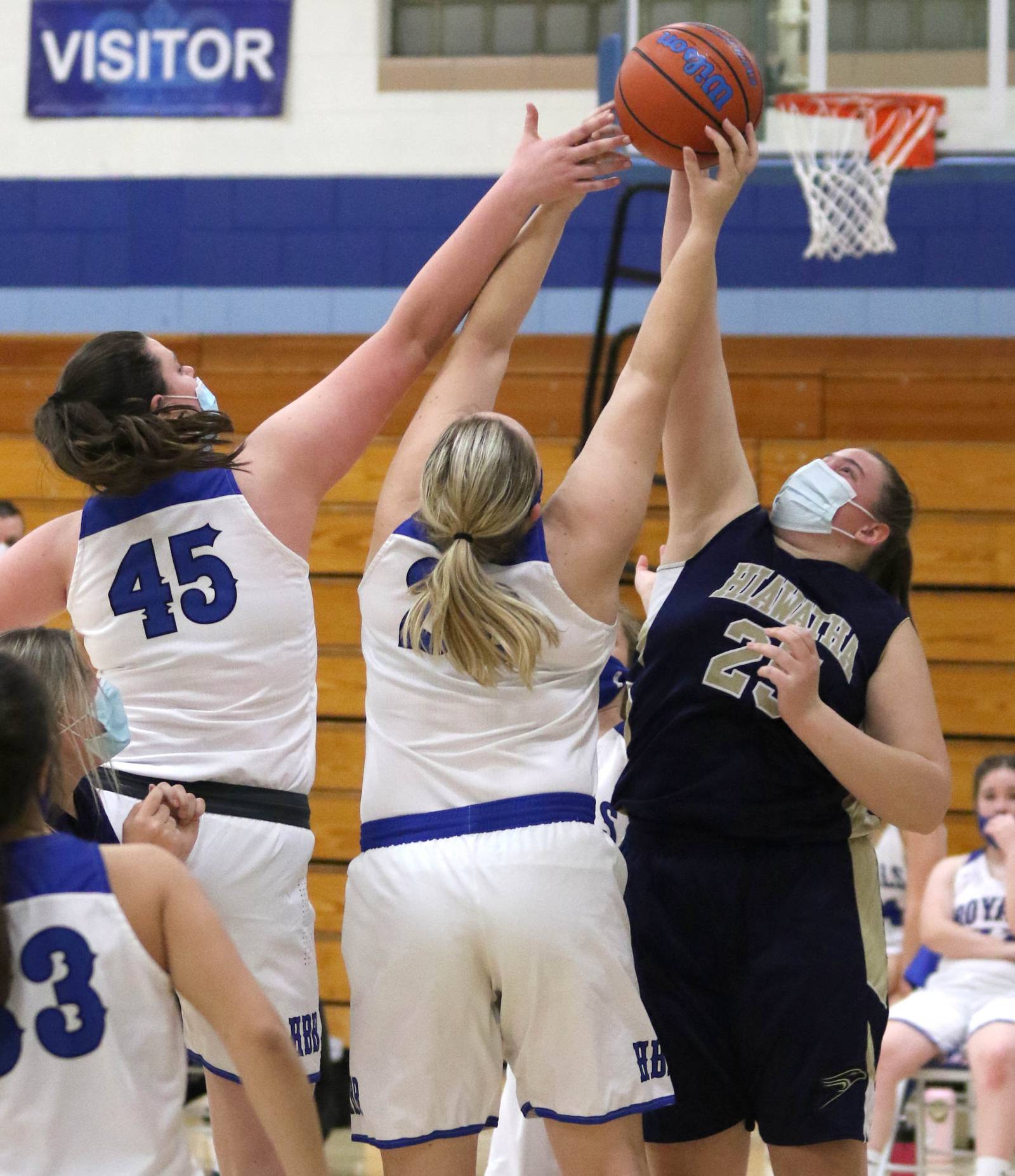 Photos HinckleyBig Rock girls defeat Hiawatha in Little 10 conference quarterfinal Shaw Local