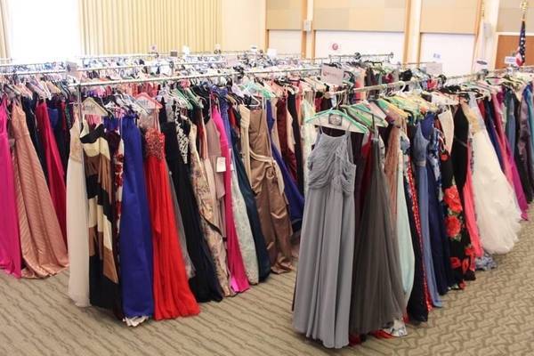 Pop-Up Prom Shoppe event planned in Grayslake
