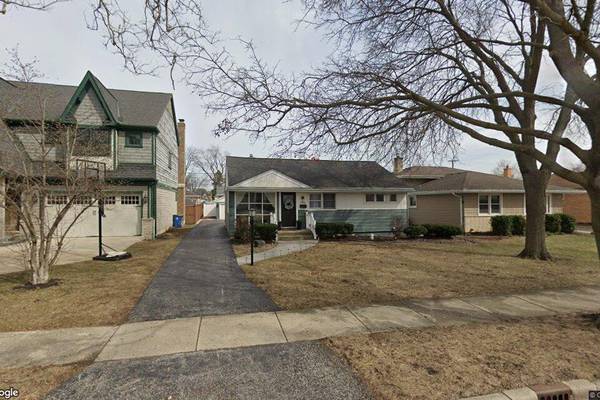 Elmhurst: Single-family home sells for $650,000