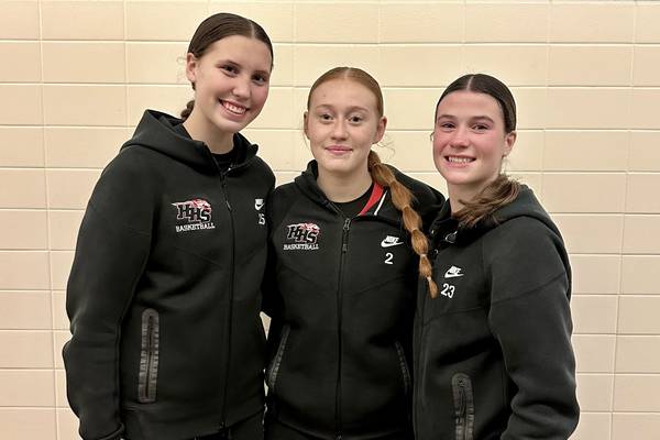 Libertyville claws past Huntley in IHSA Class 4A sectional semifinal