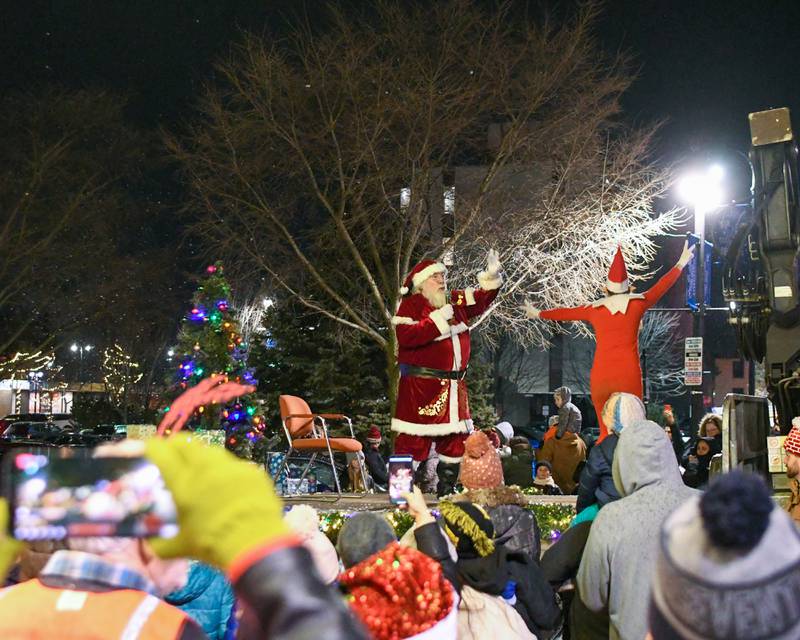 Santa Claus counts down until a tree in Van Buer Plaza is lit for the holiday season during the DeKalb Chamber of Commerce's annual Lights on Lincoln and Santa Comes to Town event held in downtown DeKalb on Thursday, Nov. 30, 2023.