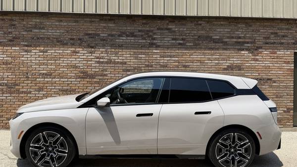 Electric luxury redefined in BMW iX