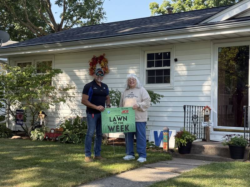 The Rochelle Chamber of Commerce recently presented its Lawn of the Week award for the week of Sept. 11 to Lynnette Stover. She received a sign and a $25 Rochelle ACE Hardware gift card, presented by Rochelle Ace Hardware Manager Jesse Lopez.