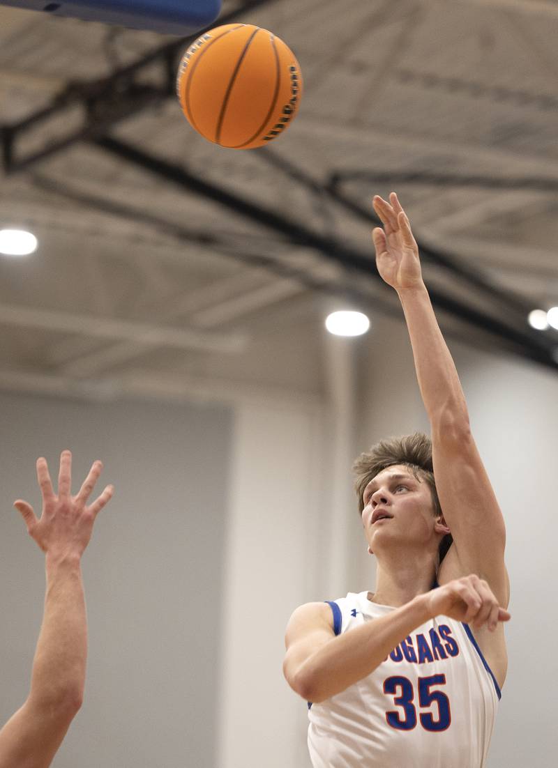 Eastland’s Parker Krogman puts up a shot against Newman Tuesday, Dec. 10, 2024, at Eastland High School.