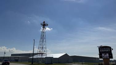 Morris firefighters, police respond to helicopter crash at Morris Airport