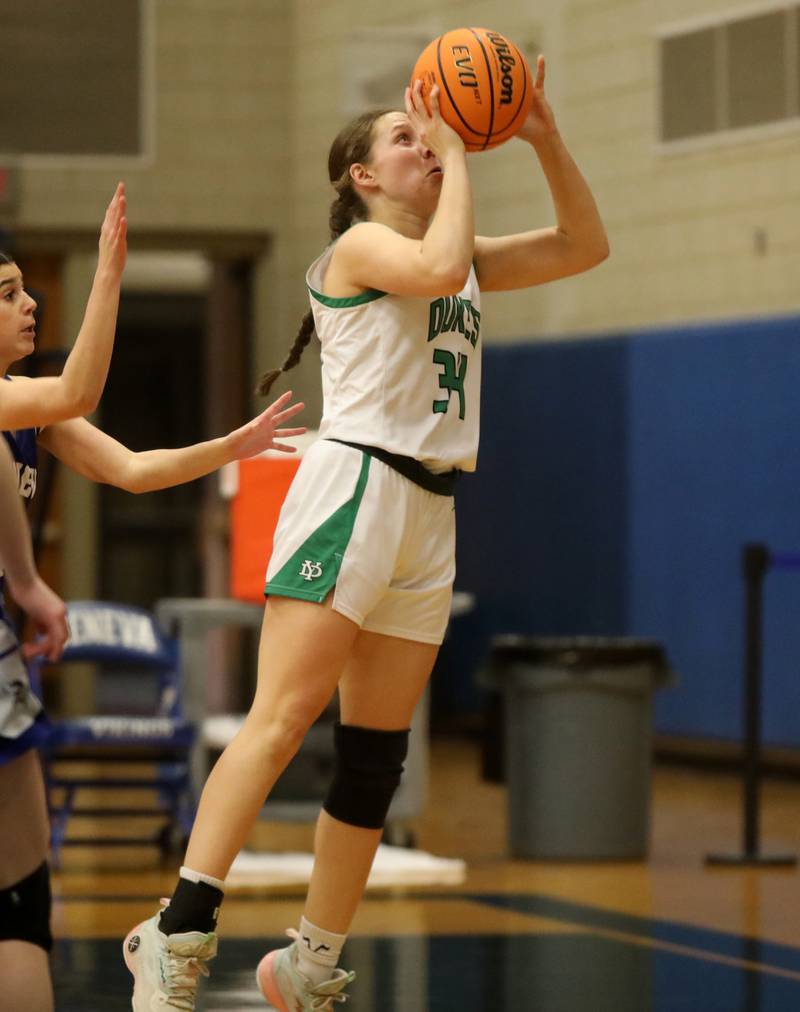 York’s Olivia Silkaitis shoots the ball during a 4A Geneva Regional semifinal game against Geneva on Tuesday, Feb. 18, 2025 in Geneva.