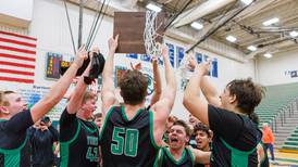 Hunter Stepanich sinks go-ahead three-point play as York tops Glenbard East for 1st sectional title since 1982