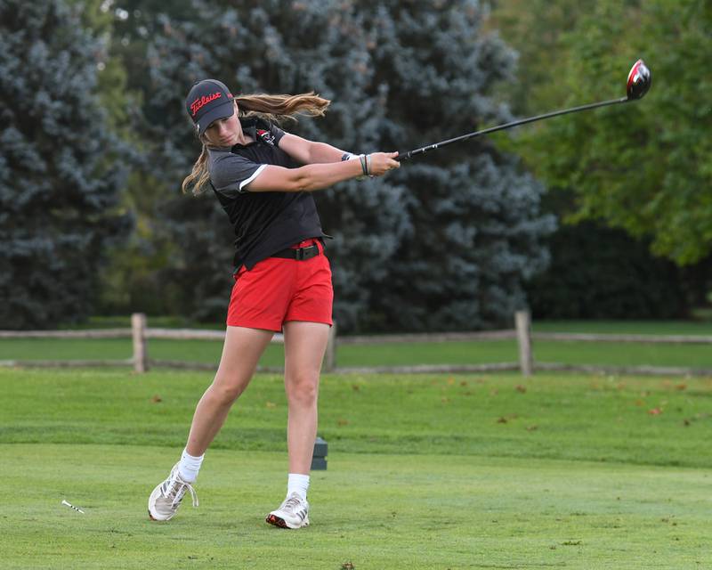 Elaina Newman of Yorkville tees off during the Southwest Prairie conference meet on Wednesday Sept. 24, 2025, held at Blackberry Oaks Golf course in Bristal.