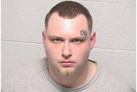 Police: Convicted felon arrested with ghost guns, cocaine