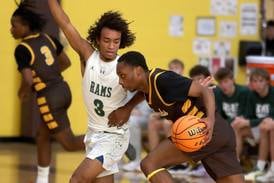 Jacobs’ Elijah Bell scores 1,000th point in loss at Hinkle Holiday Classic