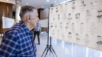 Former Gov. Quinn helps open Portrait of Soldier exhibit in Joliet 