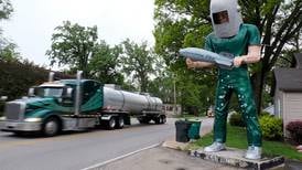 Wilmington’s Gemini Giant to return in time for Christmas celebrations