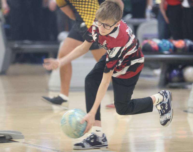 Ottawa's Bentley Thumm, bowls on Friday, Jan. 16, 2026 at the Illinois Valley Super Bowl in Peru.