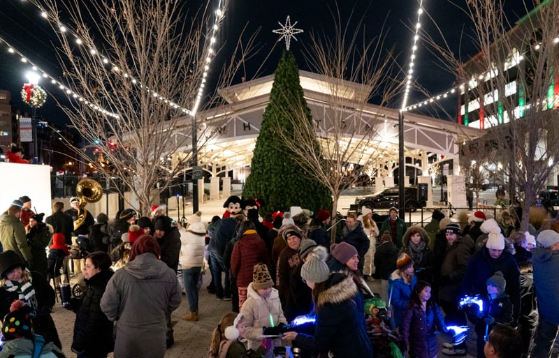 Downtown Wheaton's Christmas Tree lighting ceremony 2023