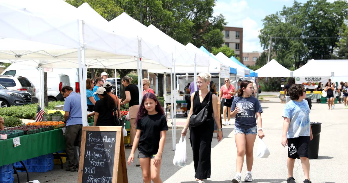 Photos: Elmhurst Farmers Market debuts new location