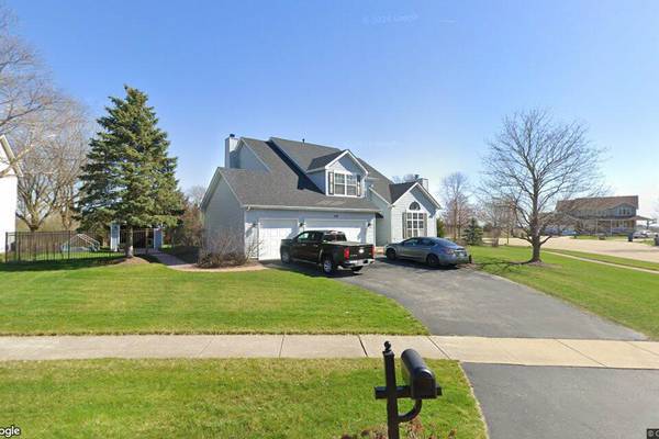 Single-family home in Sugar Grove sells for $475,000