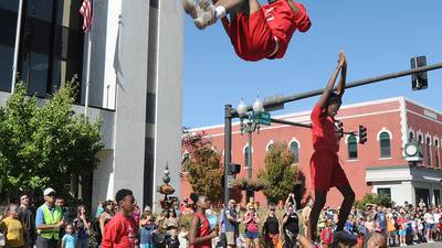 Photos: Fall Fest in Ottawa draws crowds for parade, food, and live music