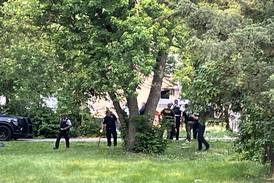 Joliet police respond to shooting on Des Plaines Street