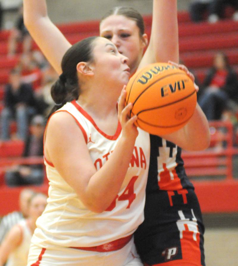 Ottawa's Keelin Gross shoots against Pontiac in the Ottawa Girls Holiday Tournament third place game on Tuesday, Dec. 23, 2025 in Kingman Gymnasium.