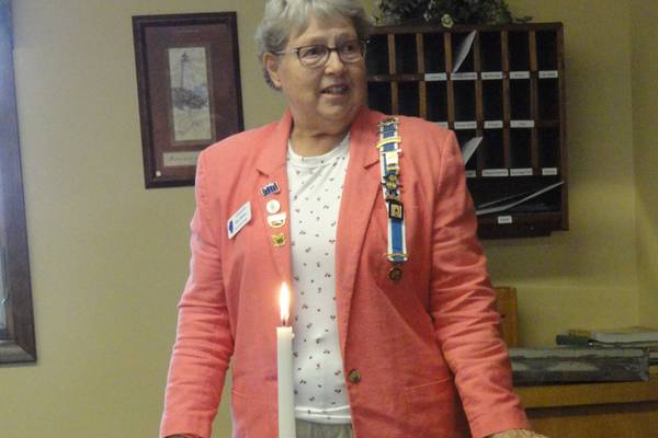 Mendota DAR Chapter to sign veterans cards Dec. 6