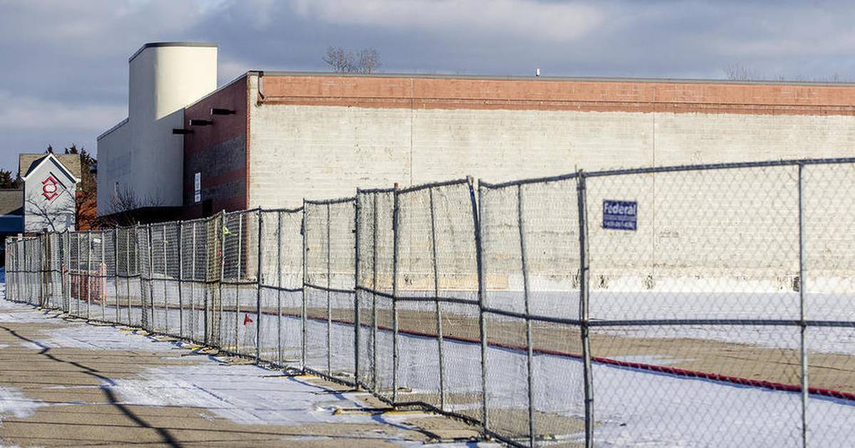 Local group wants to turnaround Crystal Court shopping center in