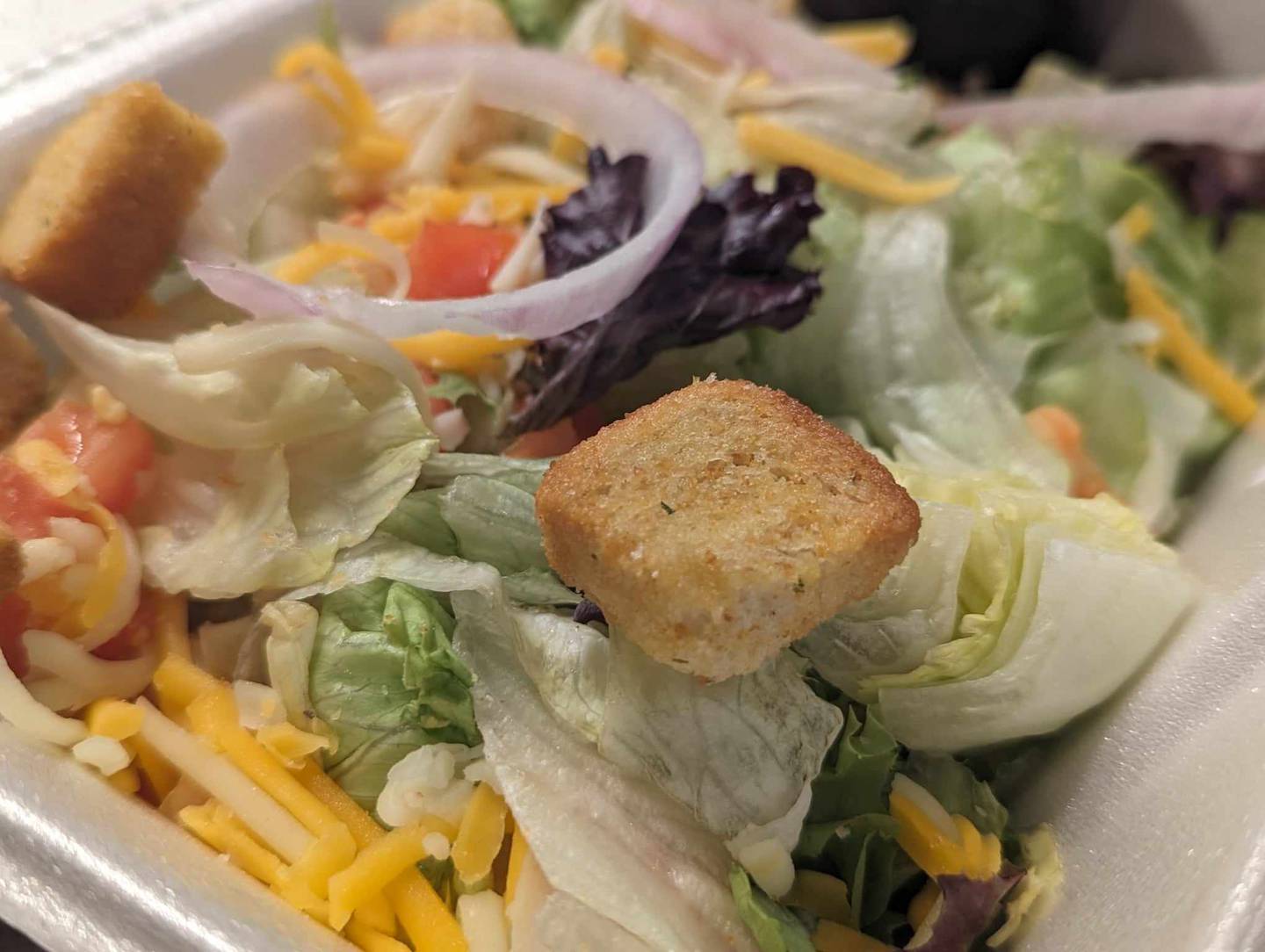 The lettuce on side salad at Backroads Burger & Bar in Plainfield was especially crispy, and the vegetables were very fresh.