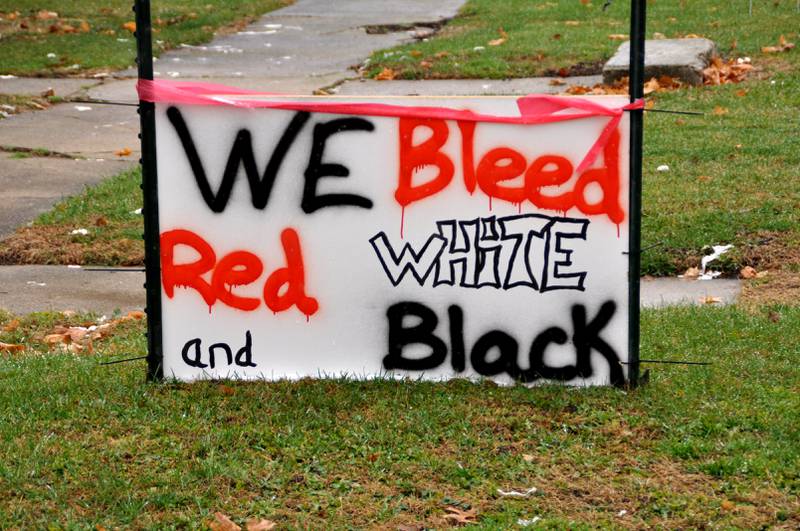 LaMoille, like Ohio and Amboy, is showing its community support for the Clippers football team which will play in Friday's 8-Man Football Association State finals.