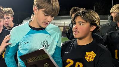 Trey Maziarz, Richmond-Burton win regional title
