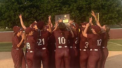 Lockport outlasts Lincoln-Way Central in 10-inning thriller to win 4A sectional softball title