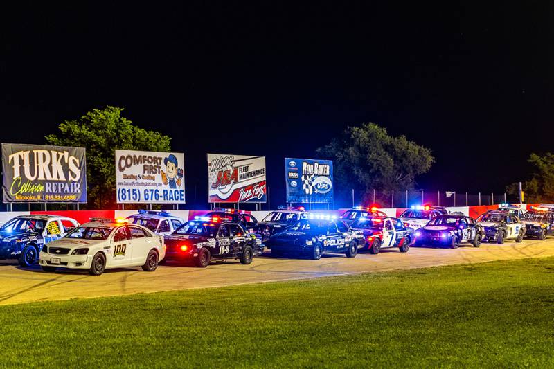 The 5-0 series racers prepare during the 2023 race.