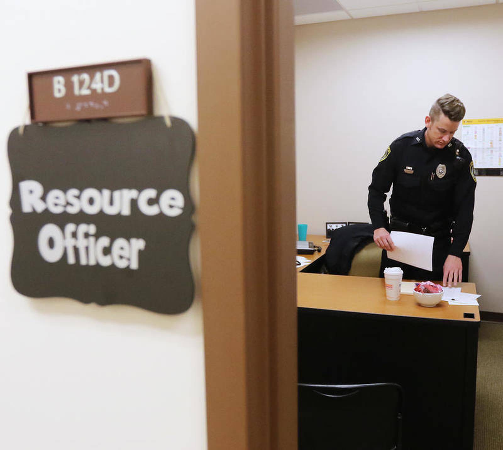 Woodstock School District 200 seeking 2nd resource officer Shaw Local