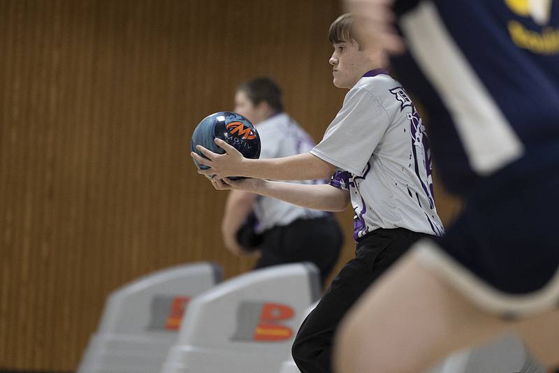 Dixon’s Sam Gingras eyes the pins Thursday, Dec. 1, 2022 against Erie-Prophetstown.