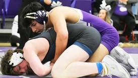Boys wrestling preview: Roman Villalobos, Rochelle Hubs ready to defend Interstate 8 title