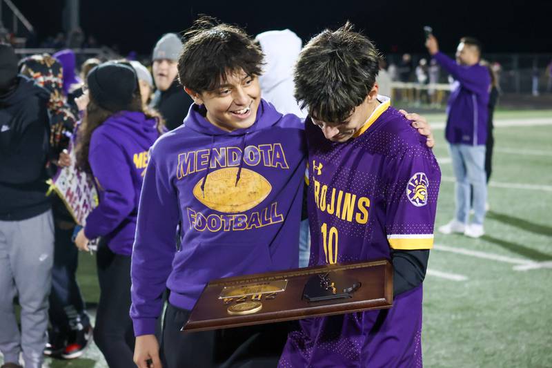Mendota beats Aurora Central Catholic to break through for first state