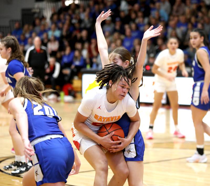 Batavia’s Addison Prewitt holds onto the ball during the Class 4A Batavia Sectional final against Geneva on Thursday, Feb. 22, 2024.