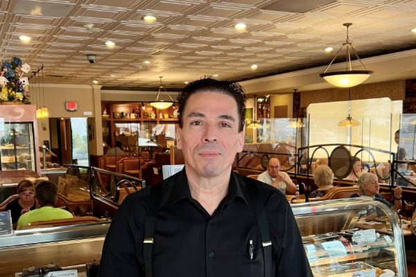 Crystal Lake diner mourns death of decades-long employee